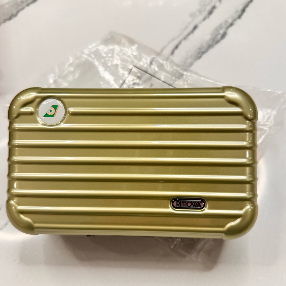 EVA AIR x RIMOWA Metallic light Yellow Green Hard Case